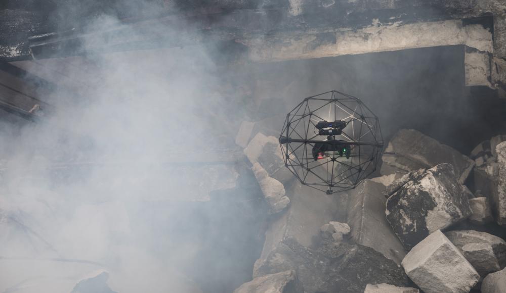 Elios, the first collision-tolerant drone by Swiss company Flyability, allows to look for potential victims in the most inaccessible places.